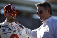 William Byron (L) speaks to HMS Vice Chairman, Jeff Gordon, at Phoenix, 2024. Source: Getty
